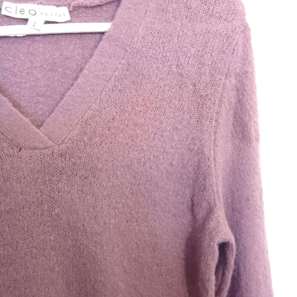 Pretty, Soft, Mauve V Neck Sweater with Flare Sleeves - Picture 8 of 14